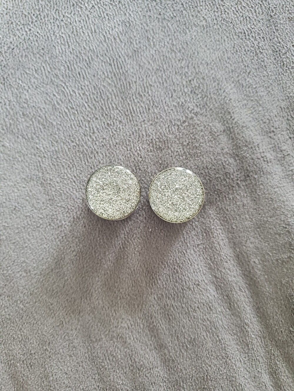 5/8" Silver Embedded Glitter Plugs